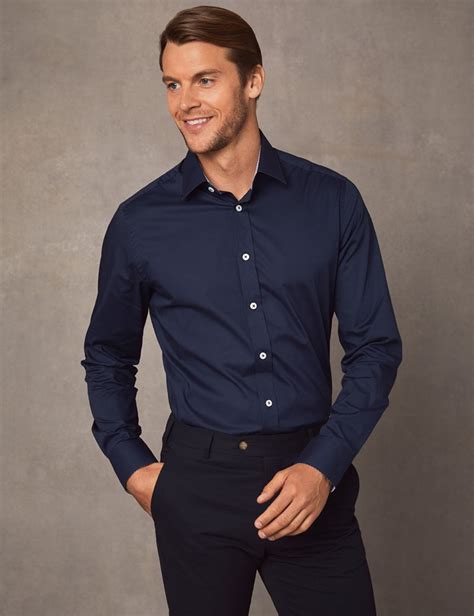 men's navy shirt outfits.